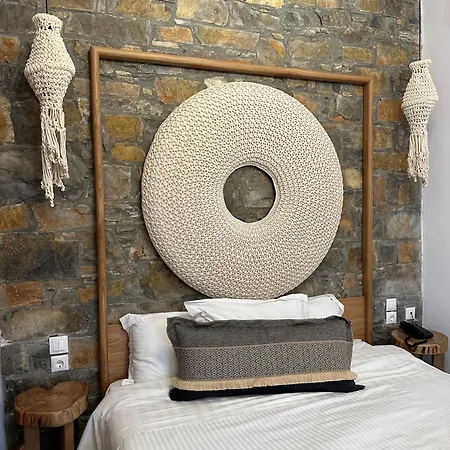 Aelia Apartment